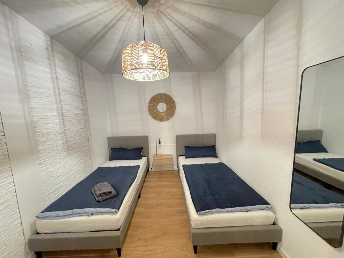 150Qm - 5 Rooms - Free Parking - Mallibase Apartments Hannover Bagian luar foto