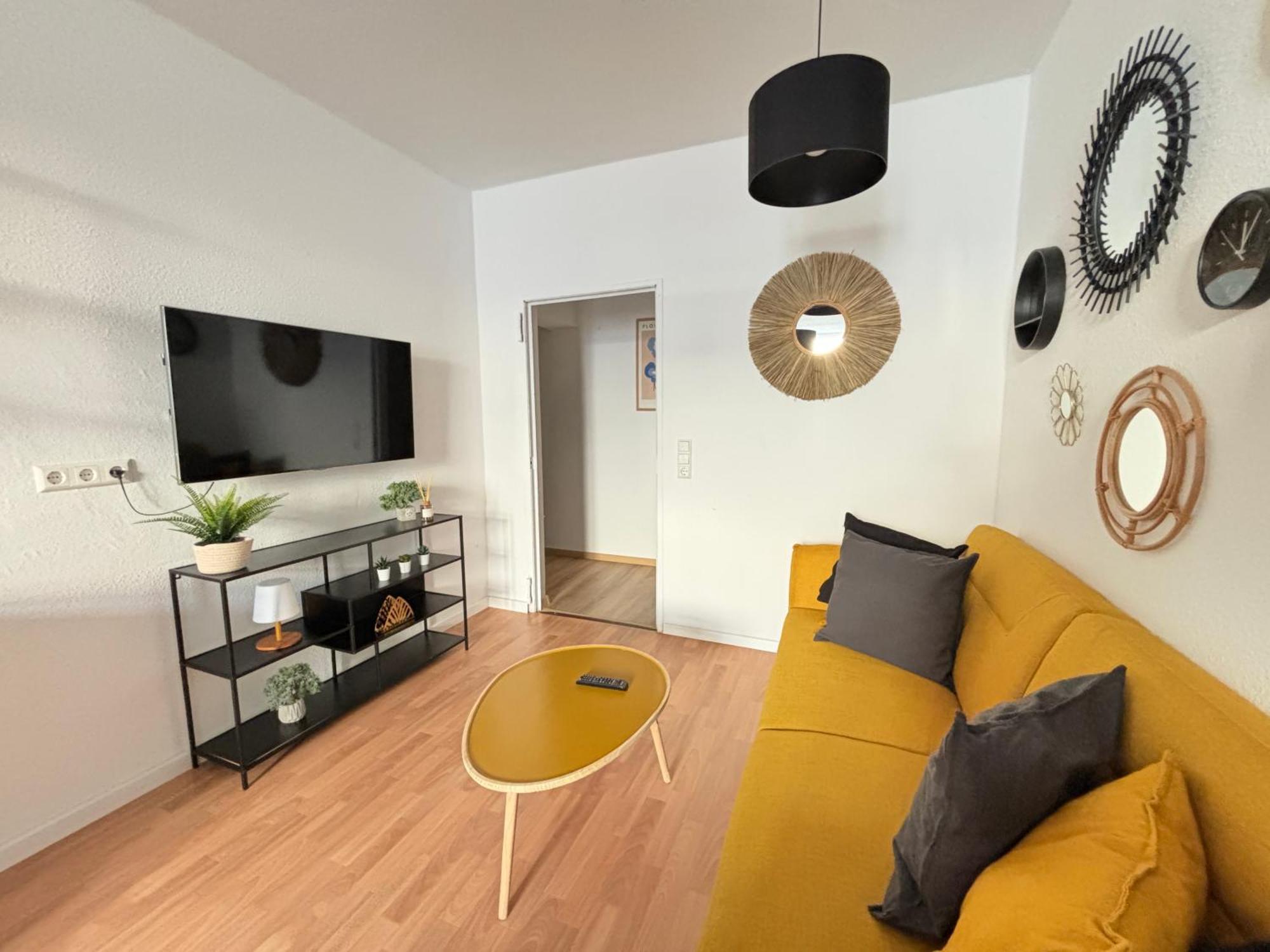 150Qm - 5 Rooms - Free Parking - Mallibase Apartments Hannover Bagian luar foto