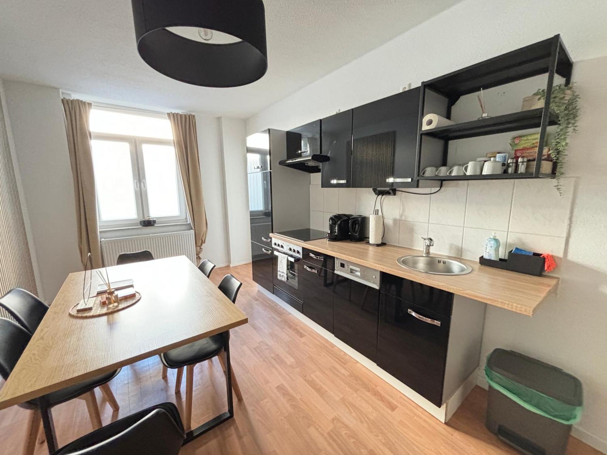 150Qm - 5 Rooms - Free Parking - Mallibase Apartments Hannover Bagian luar foto