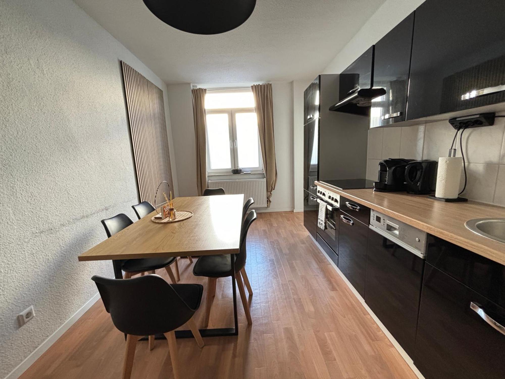 150Qm - 5 Rooms - Free Parking - Mallibase Apartments Hannover Bagian luar foto